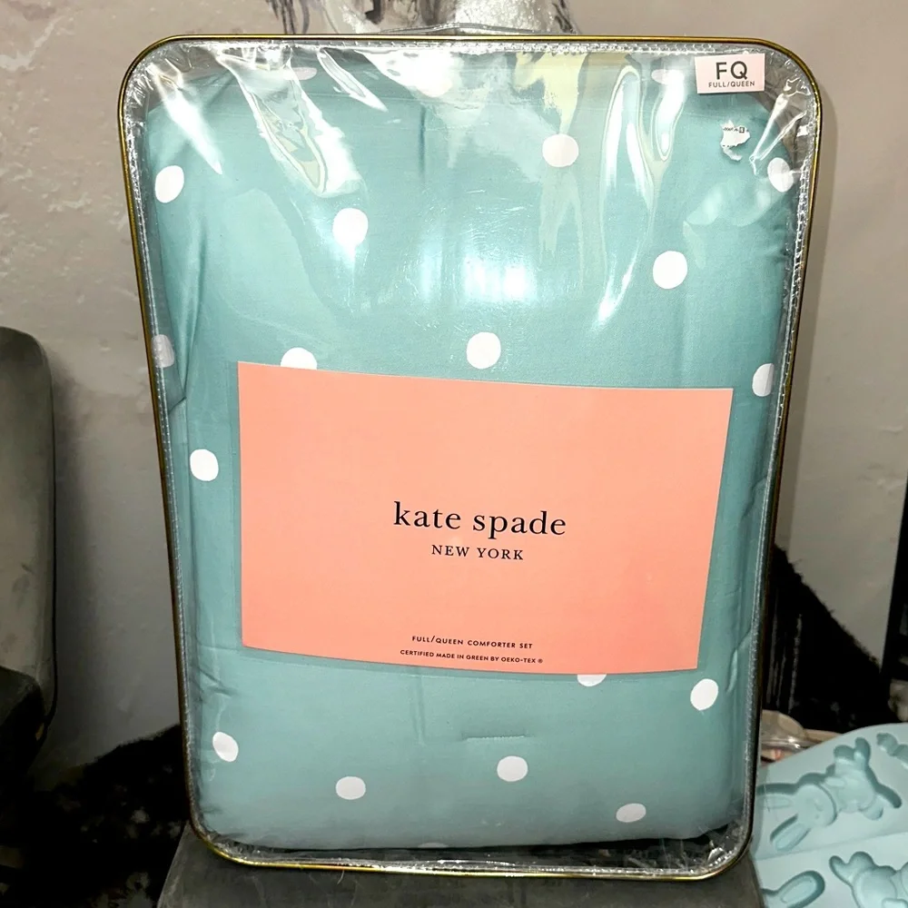 Kate spade polka dots comforter set full/queen